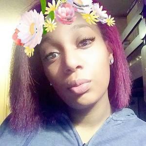 Meet your Posher, Alexis